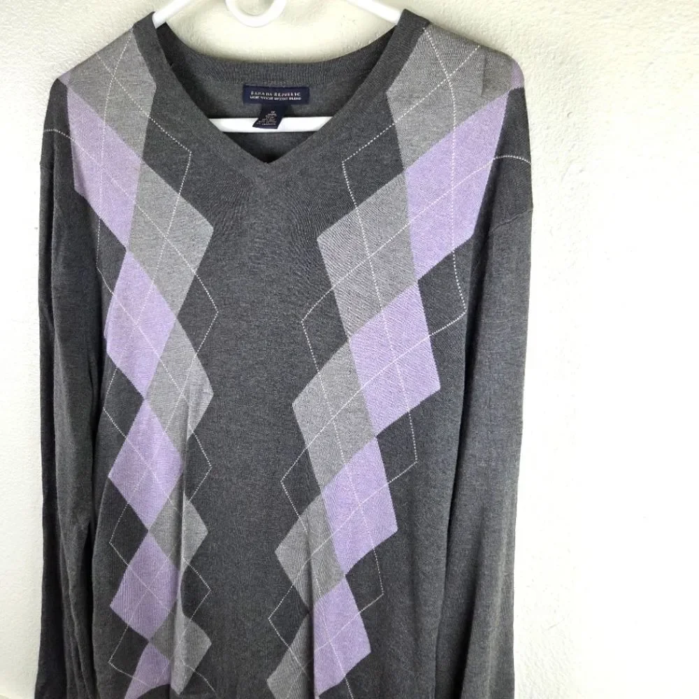 Men's Banana Republic Gray and Purple Argyle Silk Cashmere Blend Sweater SZ Med